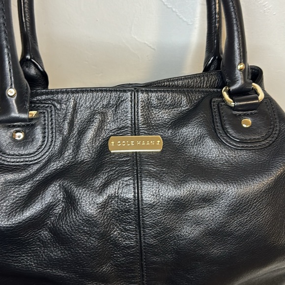 Cole Hann black soft pebbled leather tote bag - Picture 4 of 15